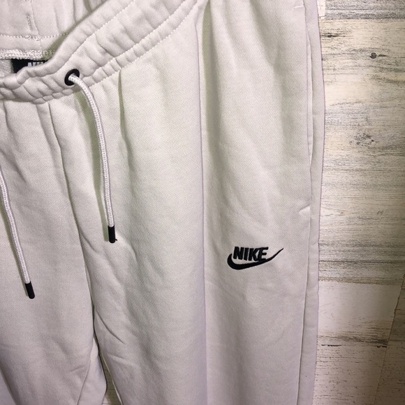 Nike size medium off white Nike Sportswear Essential Fleece Light Bone Jogger​​ - Picture 3 of 11